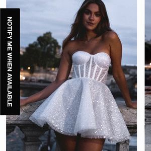 Elegant White Strapless Wedding Dress